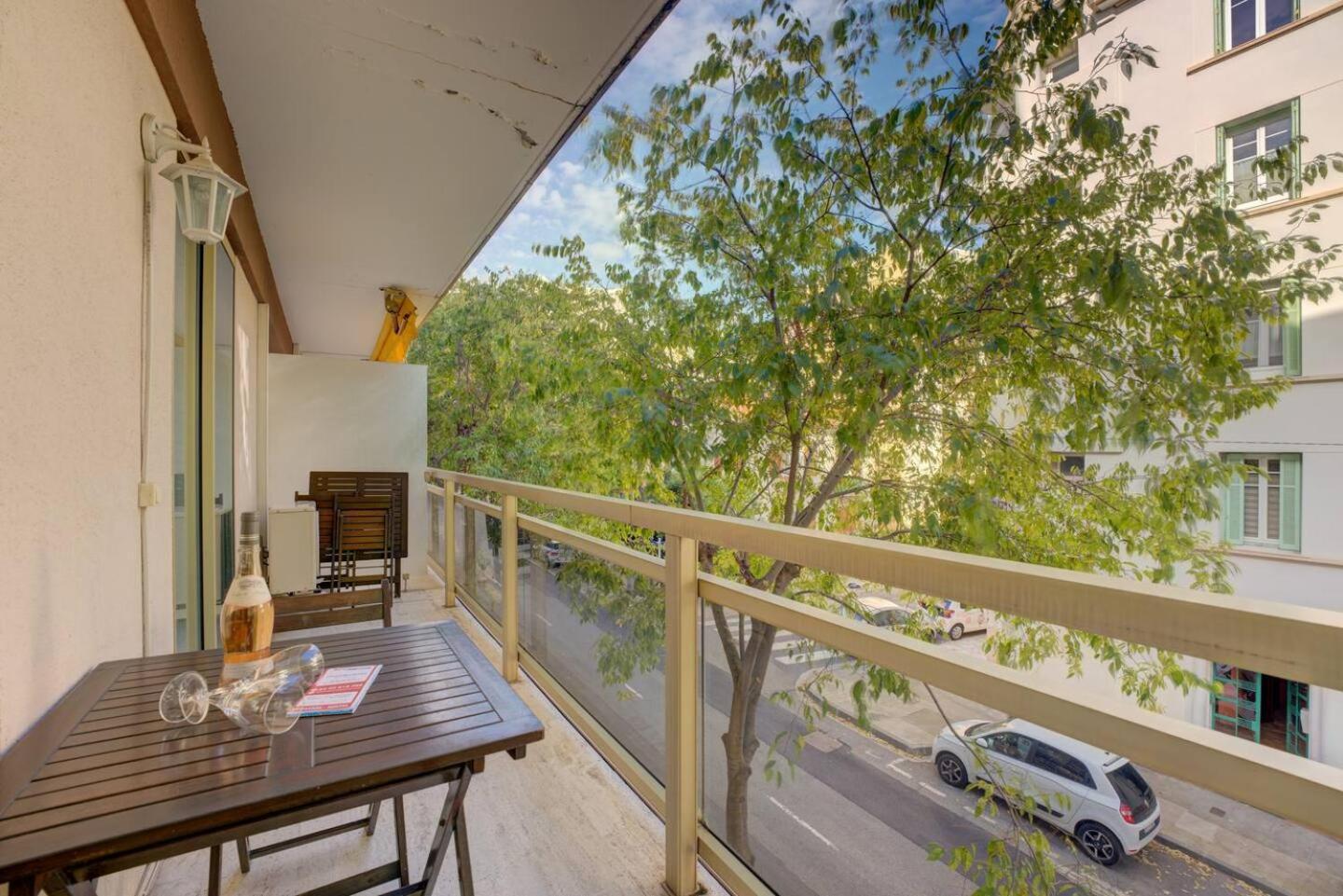 Elegant Apt W/2 Terraces/Mins To Beach & Shops 앙티브 외부 사진
