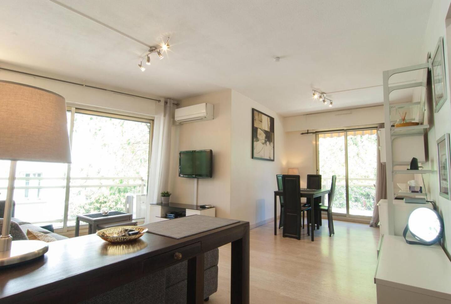 Elegant Apt W/2 Terraces/Mins To Beach & Shops 앙티브 외부 사진