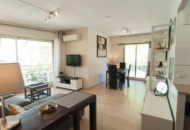 Elegant Apt W/2 Terraces/Mins To Beach & Shops 앙티브 외부 사진