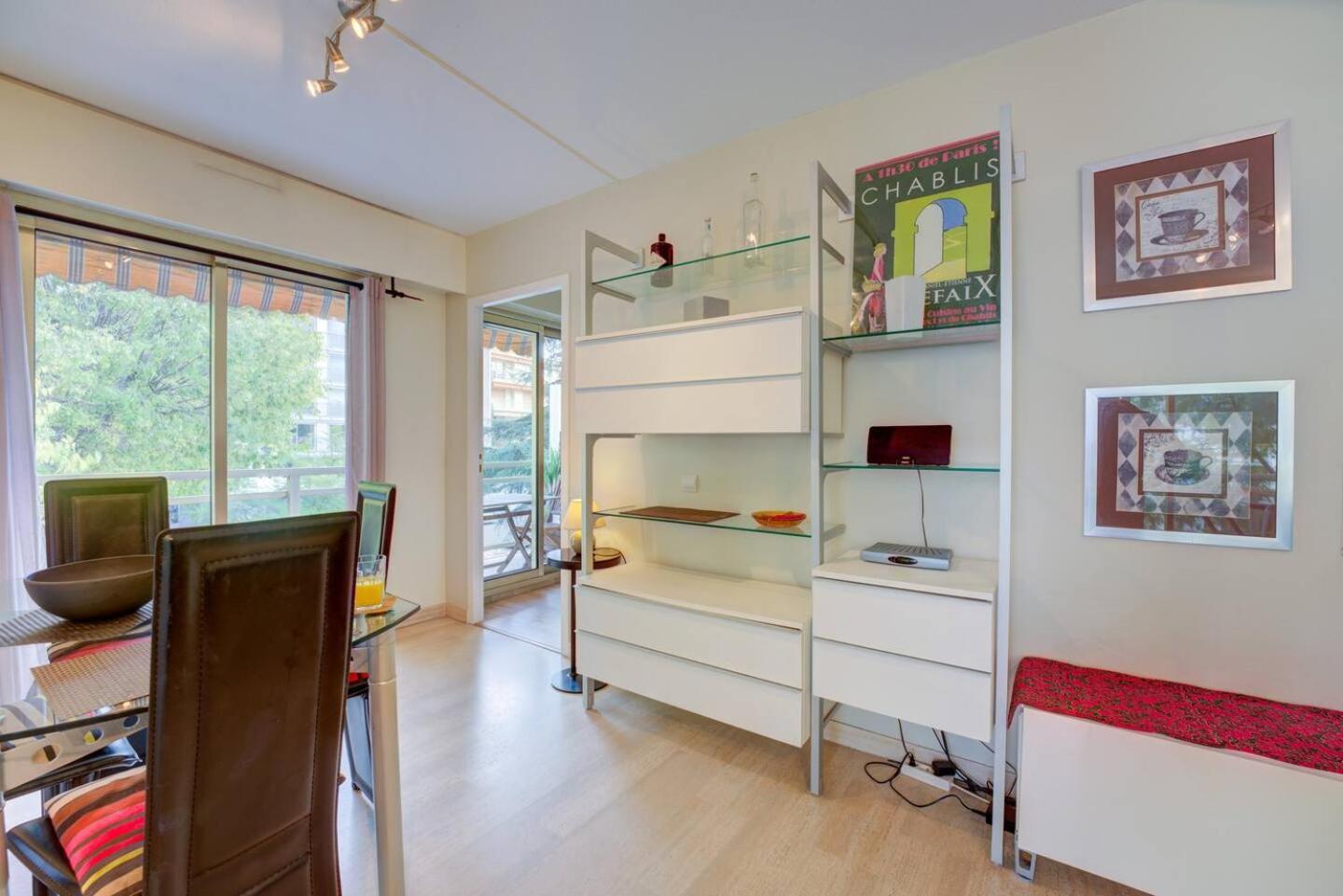 Elegant Apt W/2 Terraces/Mins To Beach & Shops 앙티브 외부 사진